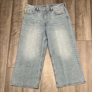 H&M Women’s Wide Leg Light Wash Jeans